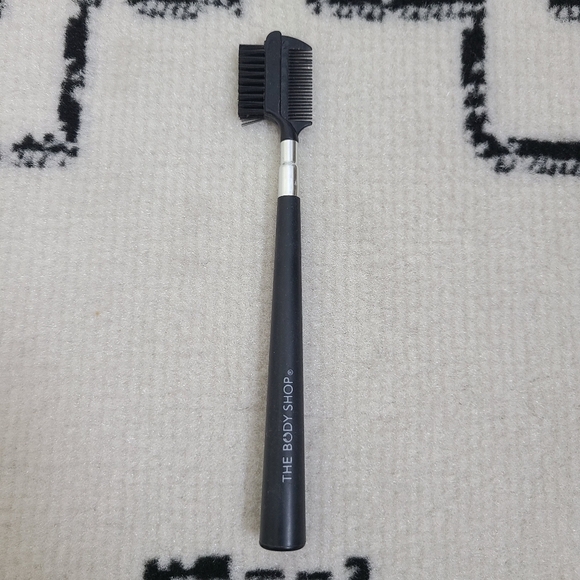 ⭐️40% Off⭐️ The Body Shop Brush Set - Picture 8 of 13